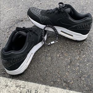 Nike Air Max 1 Woven sz 9.5 men’s
